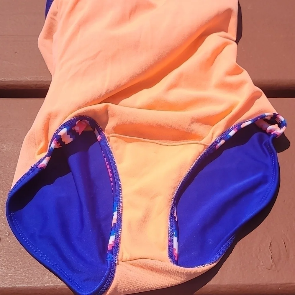 𝅺Cat & Jack one piece bathing suit- blue/ coral medium